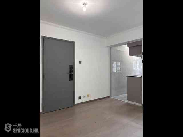 Soho - King Ho Building 04