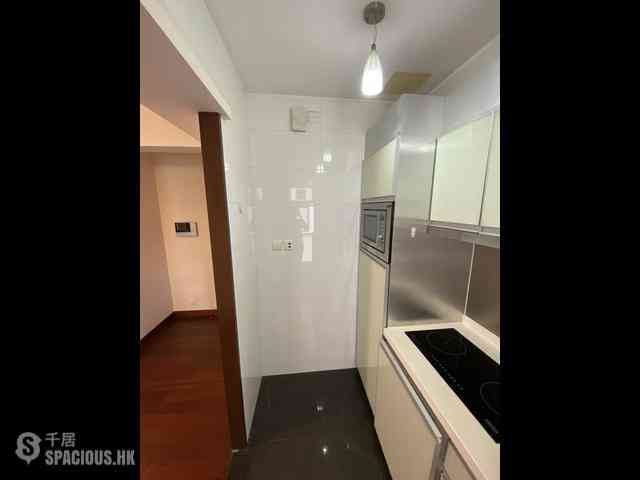 Wan Chai - The Morrison 12
