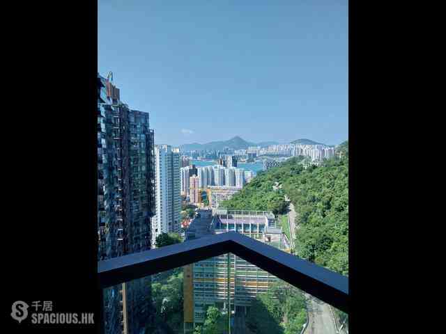Shau Kei Wan - Island Garden 01