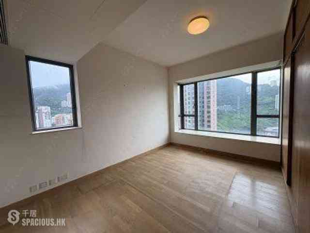 Happy Valley - Broadwood Twelve 04