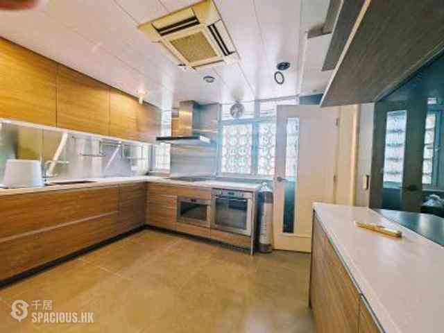 Causeway Bay - Fontana Gardens 03