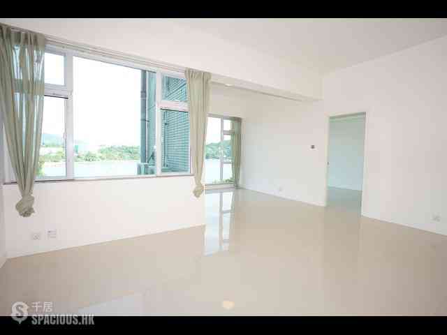 Chung Hom Kok - Cypresswaver Villas 02