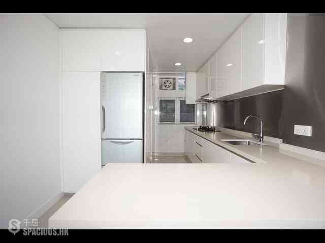 Chung Hom Kok - Cypresswaver Villas 04