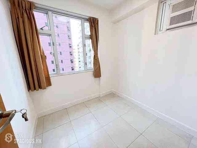 Sai Ying Pun - Cheong King Court 04