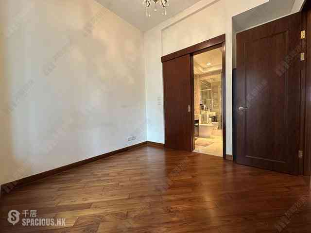 Wan Chai - The Avenue Phase 1 04