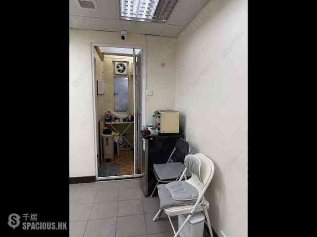Wan Chai - Luen Fat Mansion 03