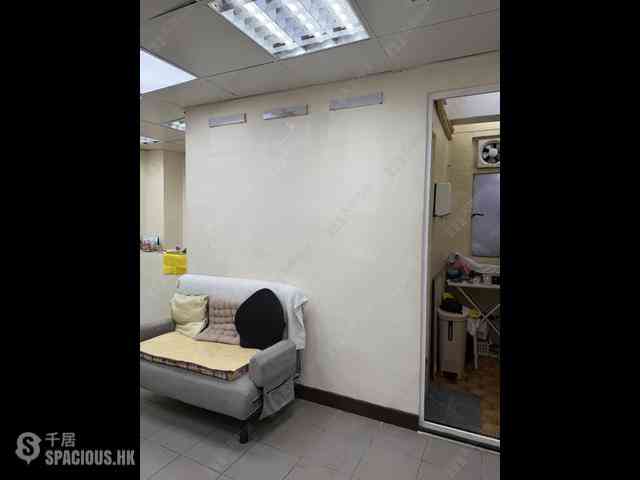 Wan Chai - Luen Fat Mansion 04