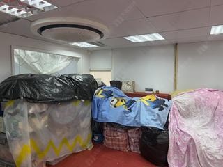Wan Chai - Luen Fat Mansion 10
