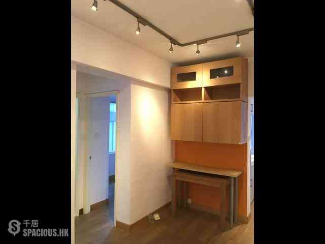 Mid Levels Central - Rich Court 01