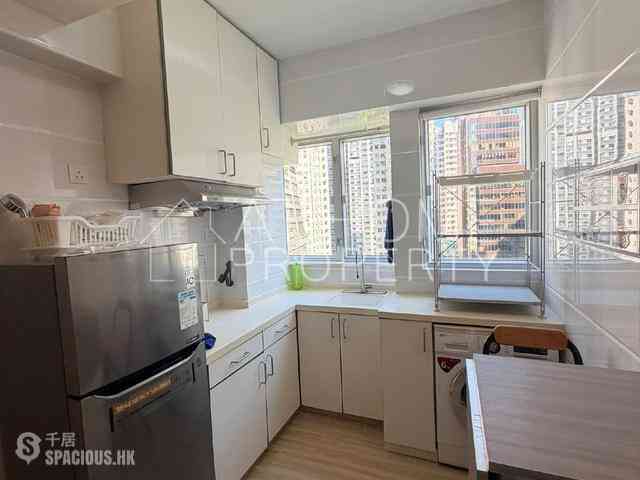 Sheung Wan - Lai Yan Lau 05