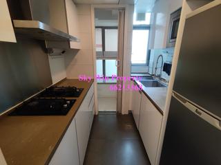Sham Shui Po - Trinity Towers Block 1 07