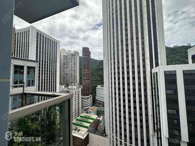 Wan Chai - The Avenue Phase 2 03