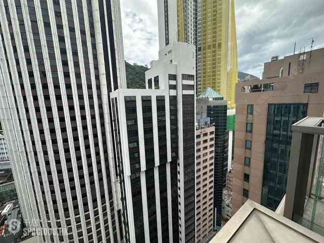 Wan Chai - The Avenue Phase 2 04