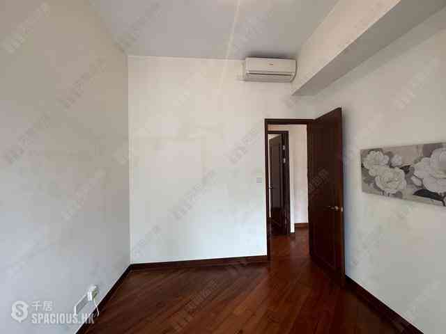 Wan Chai - The Avenue Phase 2 09