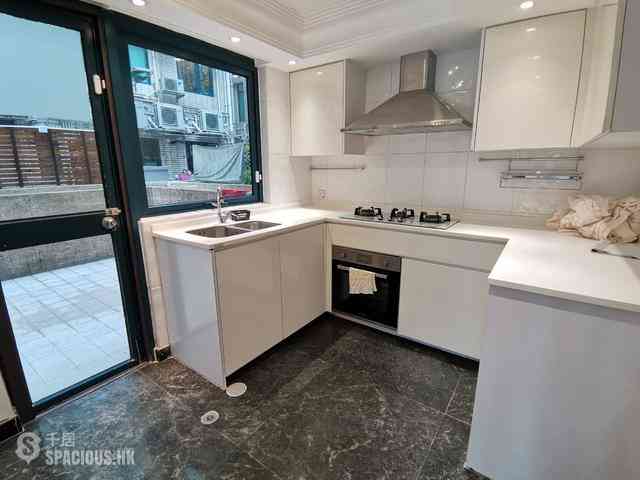Clear Water Bay - Hillview Court 07