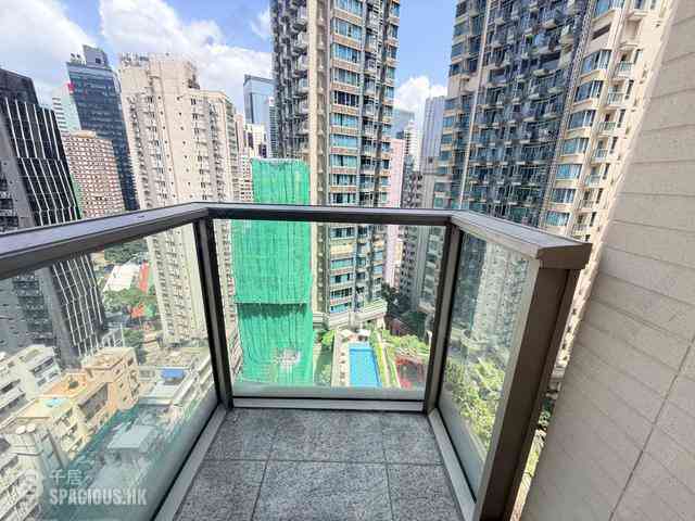 Wan Chai - The Avenue 01