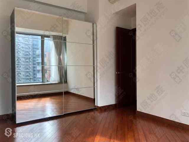 Wan Chai - The Avenue Phase 2 Block 1 03