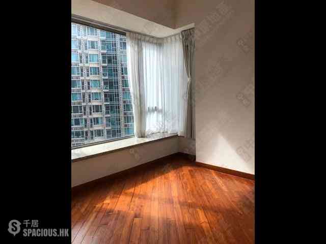 Wan Chai - The Avenue Phase 2 Block 1 07