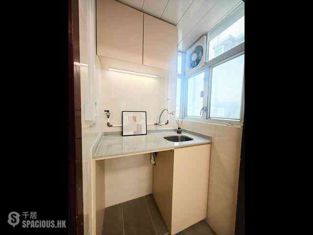 Cheung Sha Wan - Shun Fat Building 03