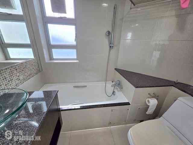 Tung Chung - Caribbean Coast Phase 3 Carmel Cove Tower 11 07
