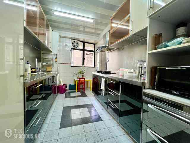 Mid Levels Central - Clovelly Court Block 2 12