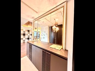 Mid Levels Central - 11, Macdonnell Road 04