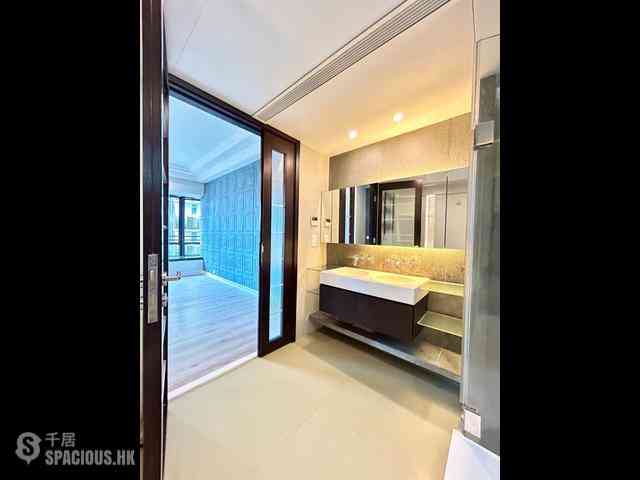 Mid Levels Central - 11, Macdonnell Road 06