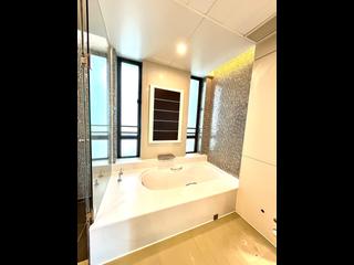 Mid Levels Central - 11, Macdonnell Road 08