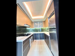 Mid Levels Central - 11, Macdonnell Road 15