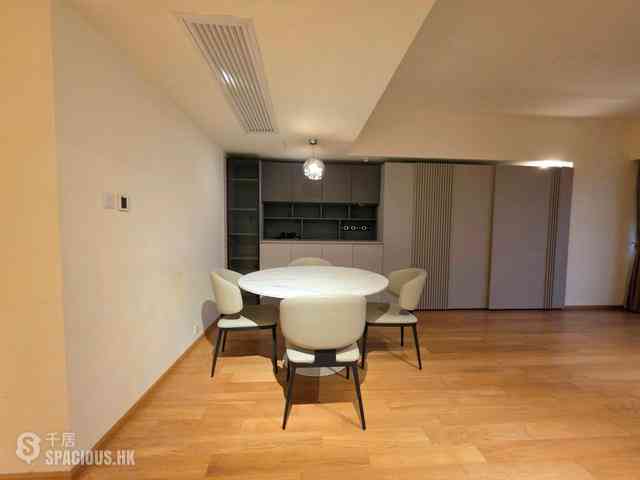 Wan Chai - Convention Plaza Apartments 03