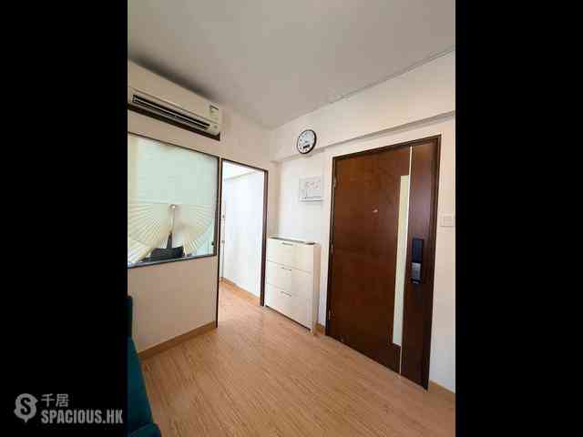 Sheung Wan - Lai Yan Lau 04