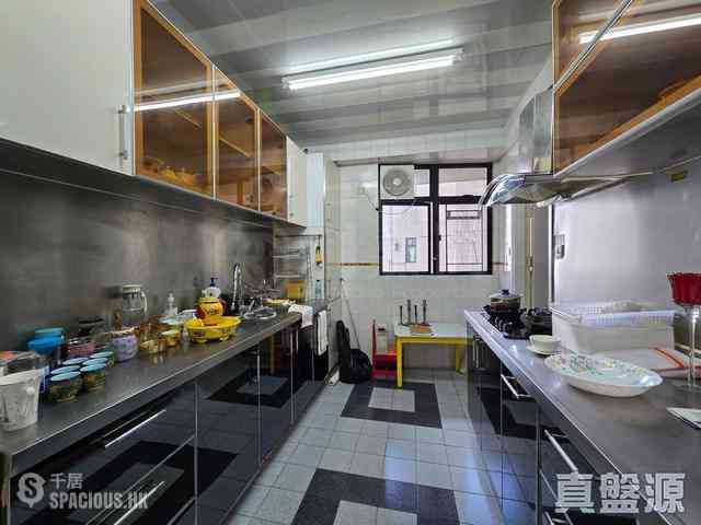 Mid Levels Central - Clovelly Court Block 2 07