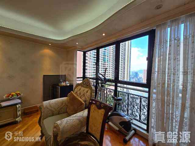 Mid Levels Central - Clovelly Court Block 2 10