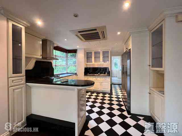 Mid Levels East - Ewan Court 03