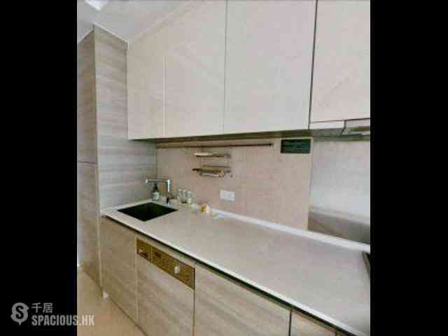 Sai Ying Pun - The Summa Block 2 06