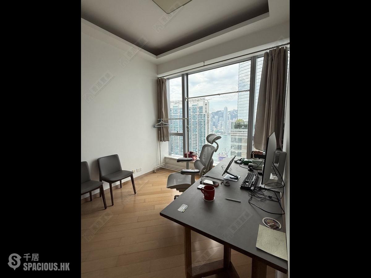 West Kowloon - The Cullinan (Tower 21 Zone 3 Royal Sky) 01