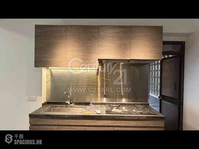 Mid Levels Central - Kam Fai Mansion 04