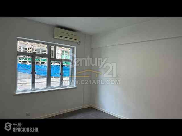 Mid Levels Central - Kam Fai Mansion 10