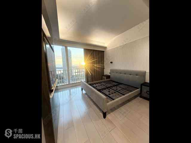 Tai Kok Tsui - Harbour Green Tower 1 03