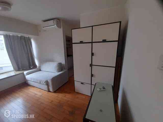 Sheung Wan - Queen's Terrace Block 1 03