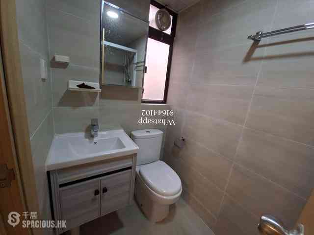Central - 14, Gage Street 05