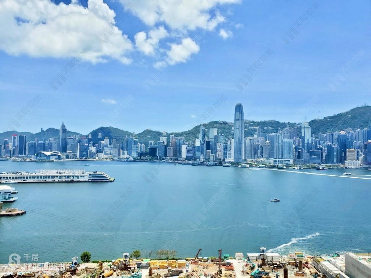West Kowloon - The Harbourside Block 1 01