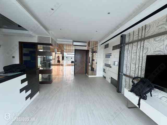 West Kowloon - The Harbourside 01