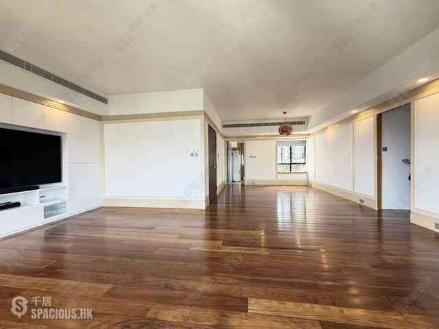 Mid Levels East - Bowen Place 05