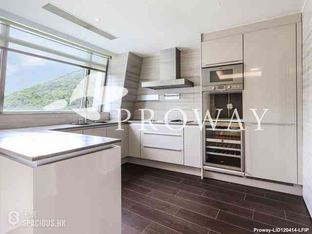 Repulse Bay - The Lily 10