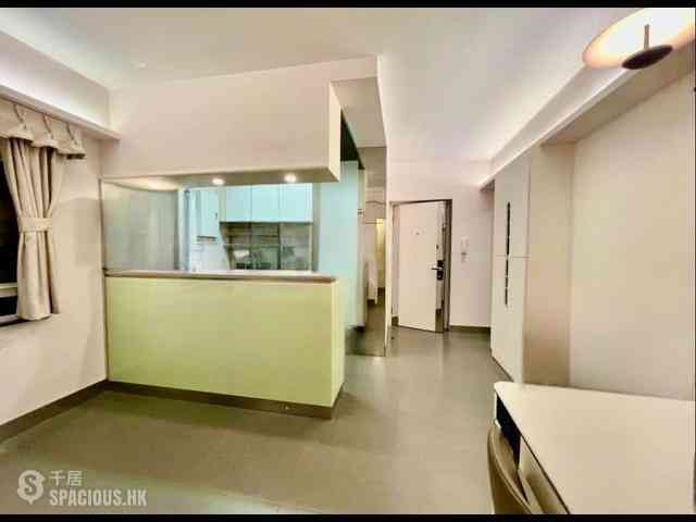 Sheung Wan - On Wing Building 03