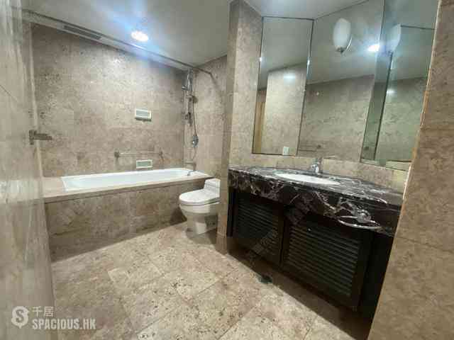 Wan Chai - Convention Plaza Apartments 07