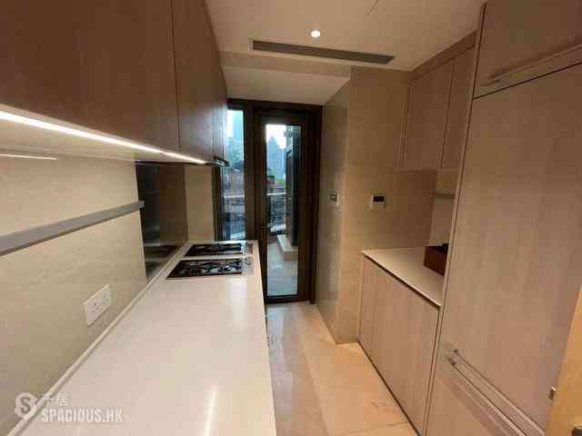 Mid Levels Central - 3, MacDonnell Road 09