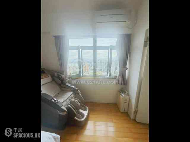 Tai Hang - Swiss Towers 04