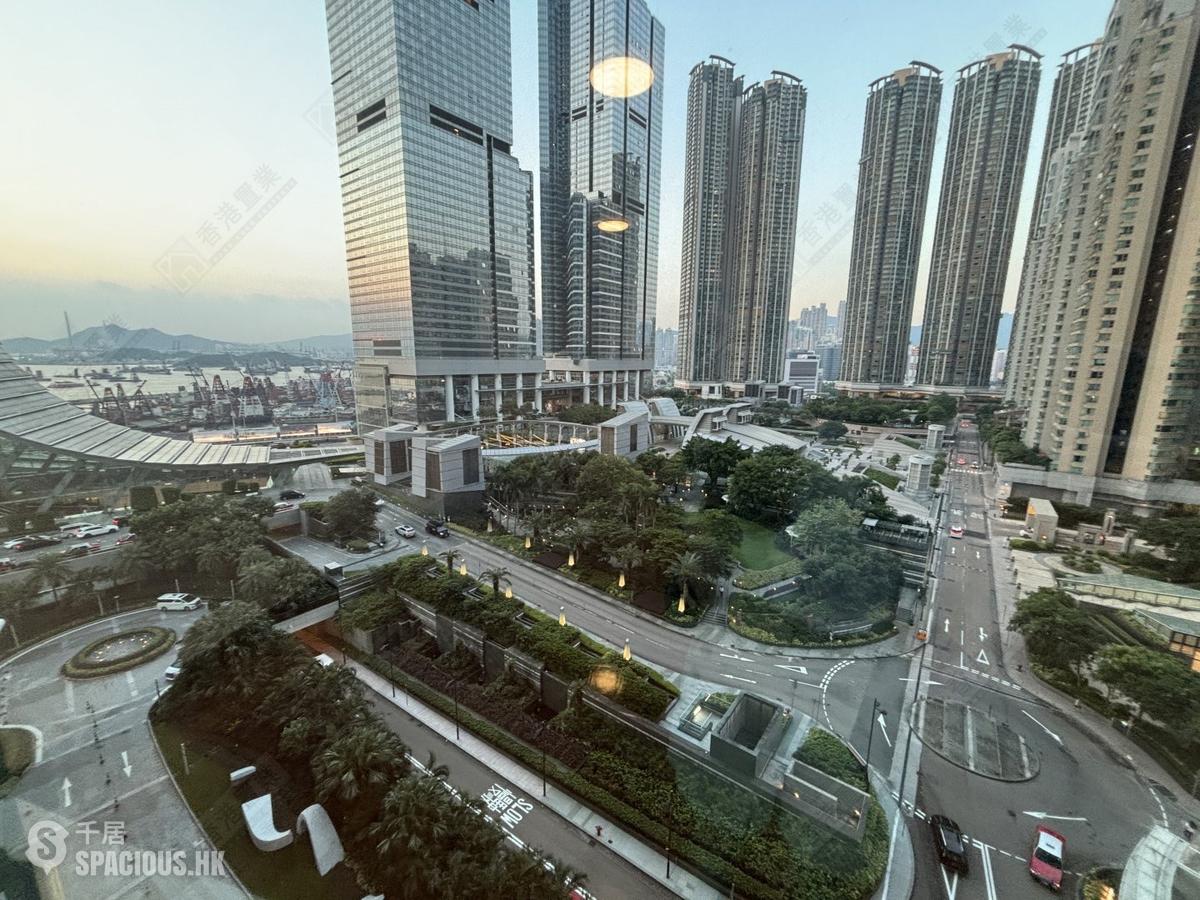 West Kowloon - The Harbourside 01
